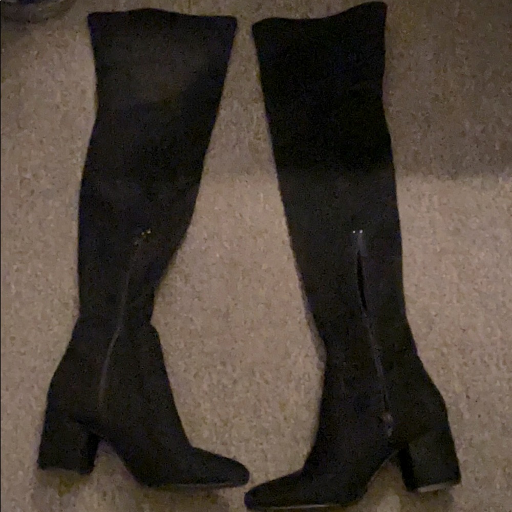 High thigh boots